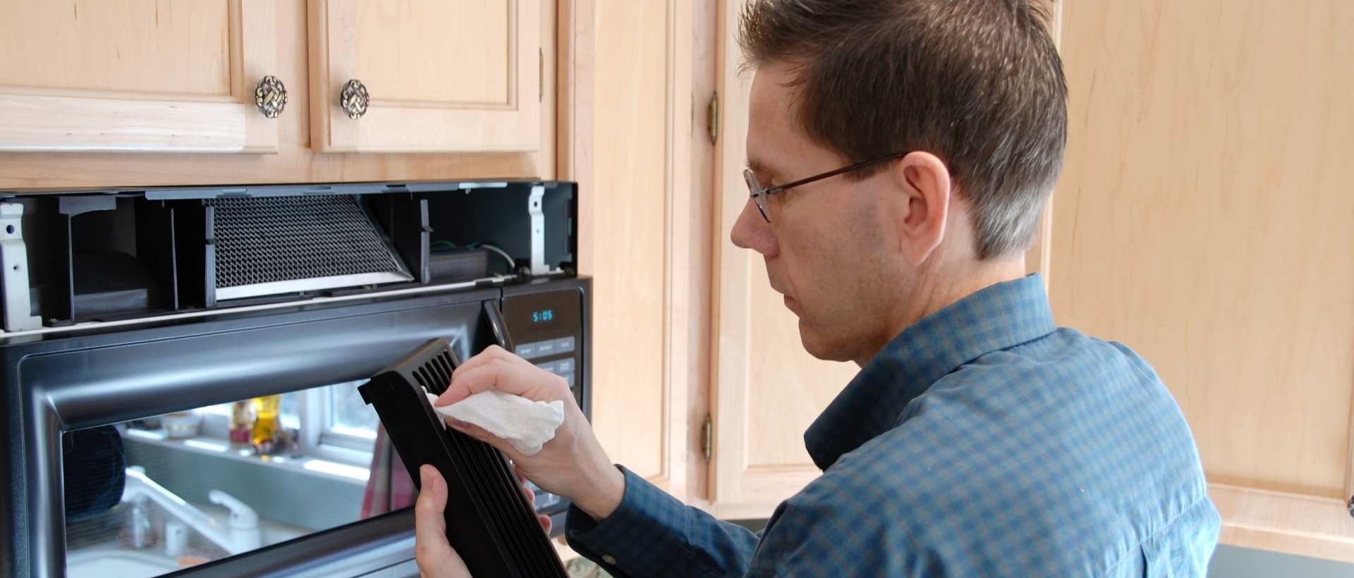 Kitchen fitters KT20